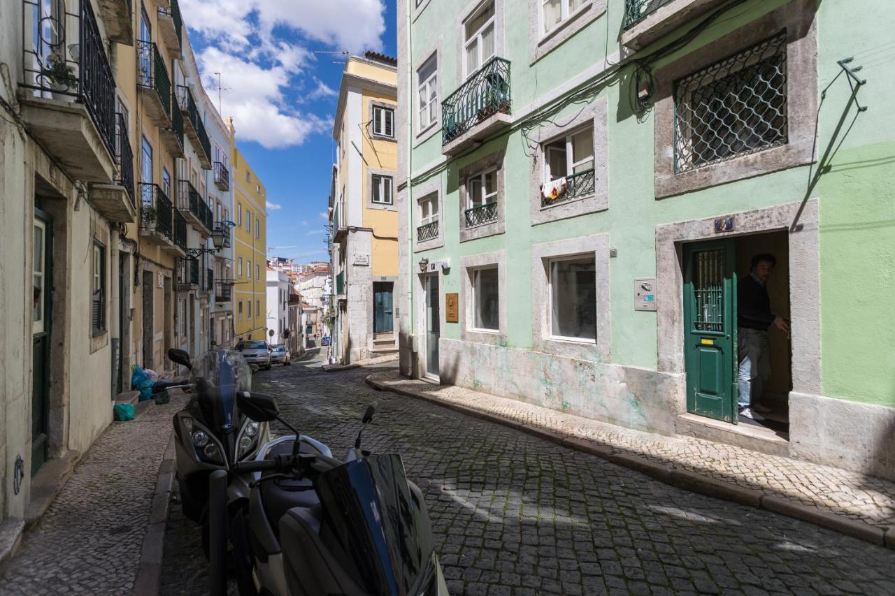Charming Apartment Travessa Do Alcaide Lisbon Exterior photo