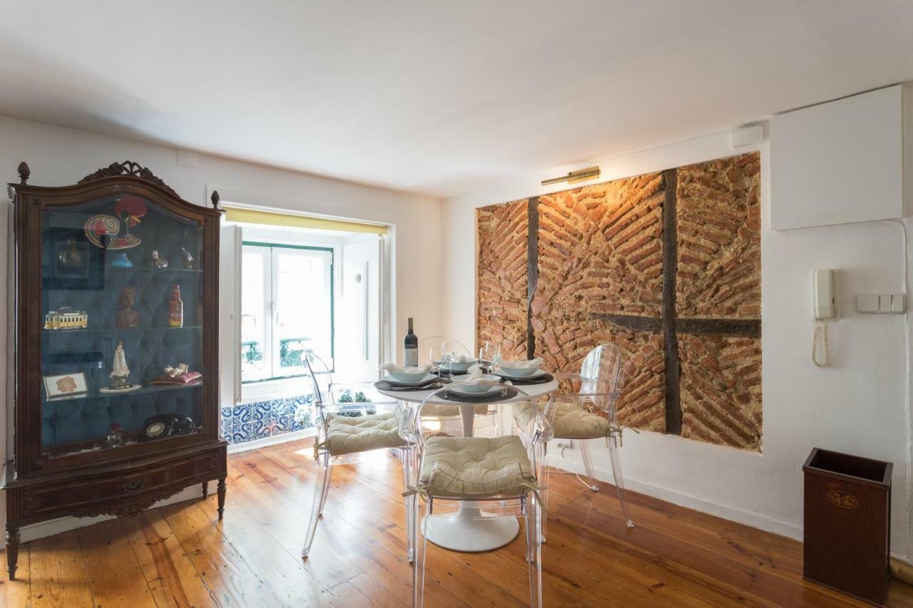 Charming Apartment Travessa Do Alcaide Lisbon Exterior photo